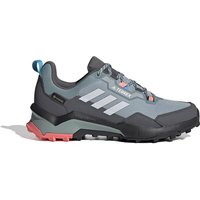 Bereit für einen echten wasserdichten Allrounder? Ob hoch hinaus auf die Gipfel dieser Welt oder gemütlich durch den Wald – dieser adidas TERREX Wanderschuh macht jedes Outdoor-Abenteuer mit. Die GORE-TEX Membran hält deine Füße auch bei nassen Bedingungen angenehm trocken. Der Schuh bietet dir die Dämpfung eines Trailrunning-Schuhs und die Stabilität eines Wanderschuhs. Damit sind deinen Aktivitäten keine Grenzen gesetzt – von gemütlich bis Klettersteig ist alles drin. Außerdem sorgt die Außensohle aus Continental Gummi für sicheren Grip auch bei Nässe. Du kannst also darauf vertrauen