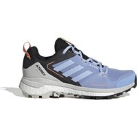 Dieser Terrex Skychaser 2.0 GORE-TEX Wanderschuh ist dein perfekter Begleiter auf dem Weg zum Gipfel. Durch sein von Running-Silhouetten inspiriertes Design bist du auch in schwierigem Gelände schnell unterwegs. Er ist besonders strapazierfähig und bietet dir optimalen Halt. Die adidas BOOST Zwischensohle garantiert außerdem maximale Energierückgabe