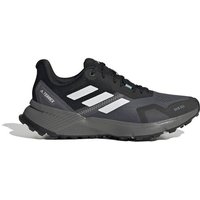 Mit diesem adidas TERREX Trailrunning-Schuh kannst du dich neuen Herausforderungen stellen und neue Gebiete erschließen. Er kommt mit einer Hybrid-Außensohle mit niedrigen Traktionselementen. So kannst du den Schuh sowohl im Gelände als auch in der Stadt tragen. Dank RAIN.RDY behältst du immer trockene Füße