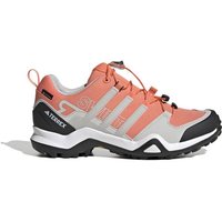 Dieser adidas TERREX Wanderschuh ist mit seinem strapazierfähigen Design und seiner Vielseitigkeit in jedem Gelände ein echter Allrounder für den Trail. Die wasserdichte